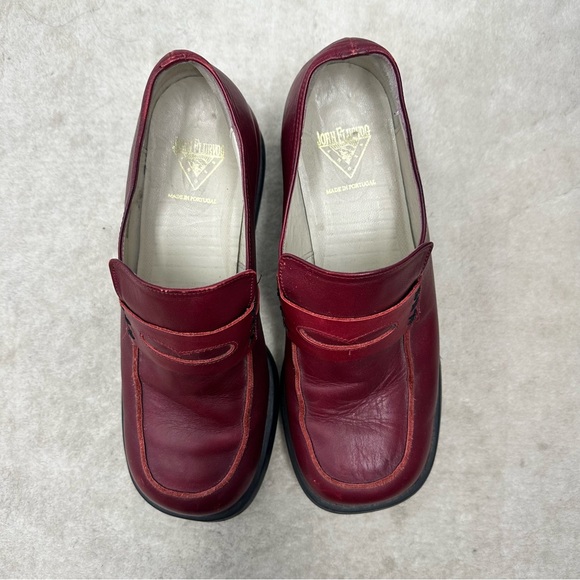 John Fluevog Dark Red Leather Chunky Block Heel Loafer Size 8 - Picture 3 of 11